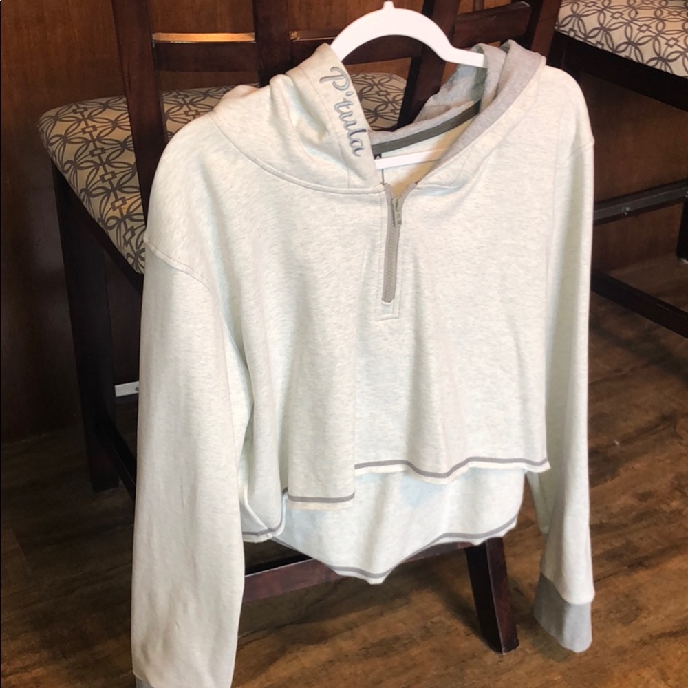 P’tula crop hoodie